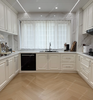Eat-In Kitchen