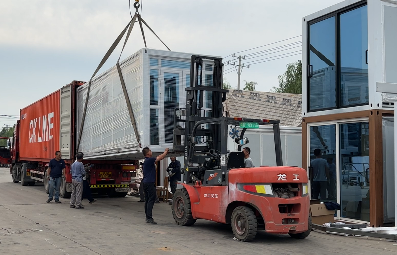 Wholesale Prefabricated Expandable Container House Portable Modular Prefab Villa Folding Mobile Tiny Home 40Ft 3 Bedroom