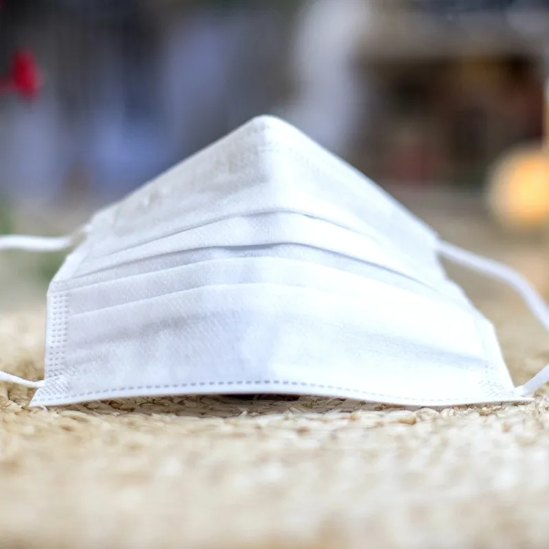 Mascarilla quirúrgica con 3ply
