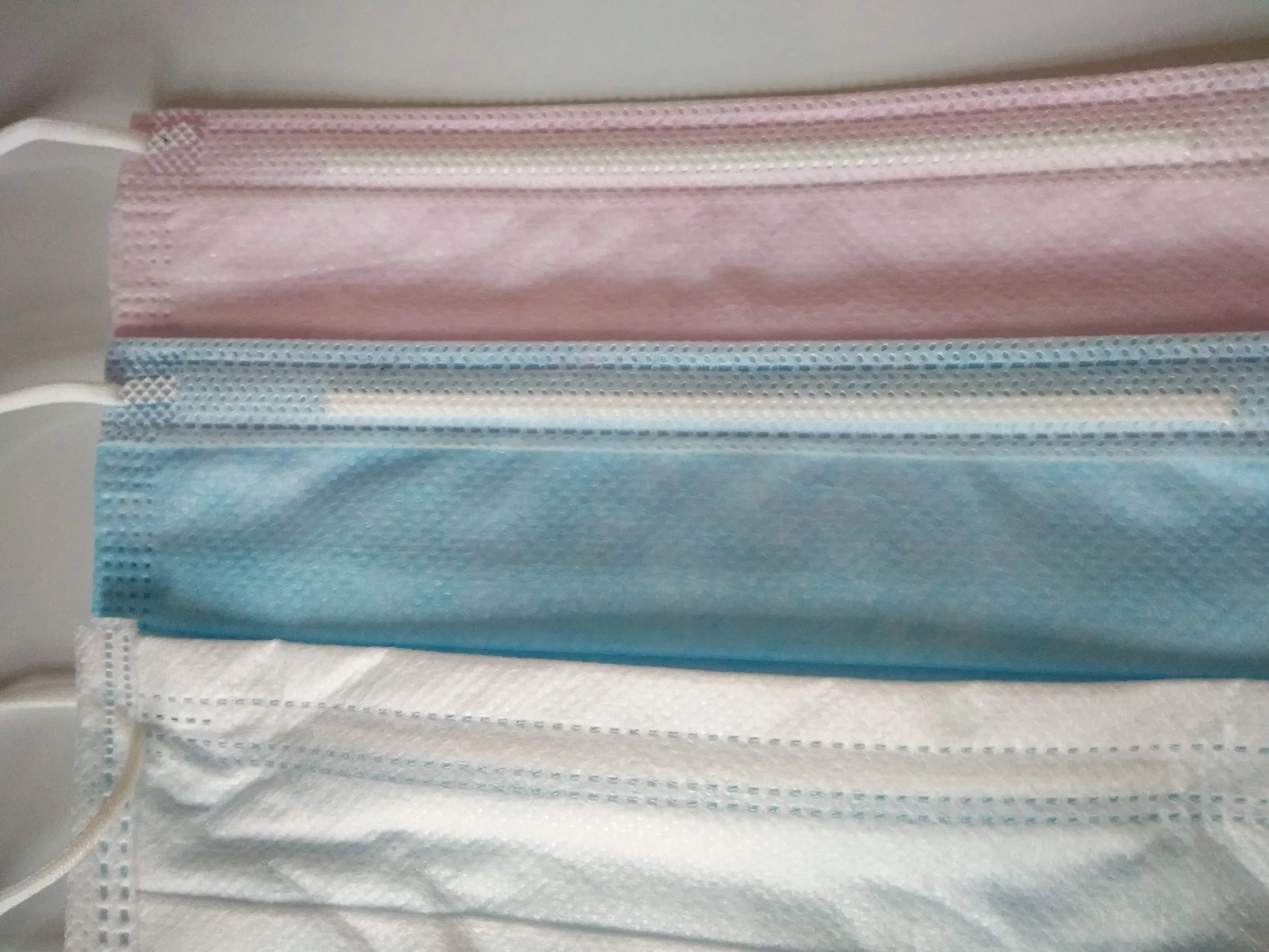 3 Mascarilla desechable civil de tela no tejida con ganchos para las orejas