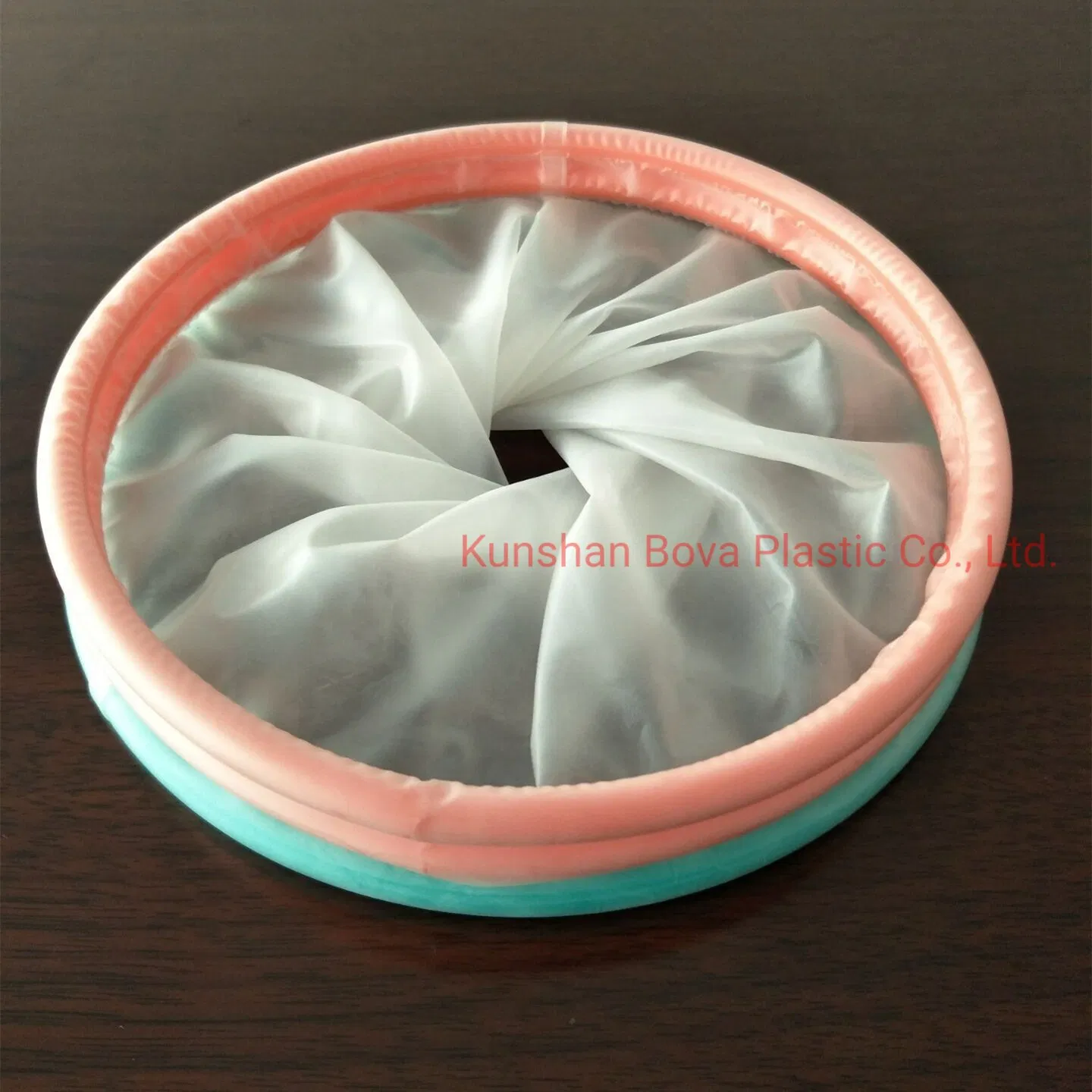 Surgical Wound Incision Protector with Disposable Retraction Features