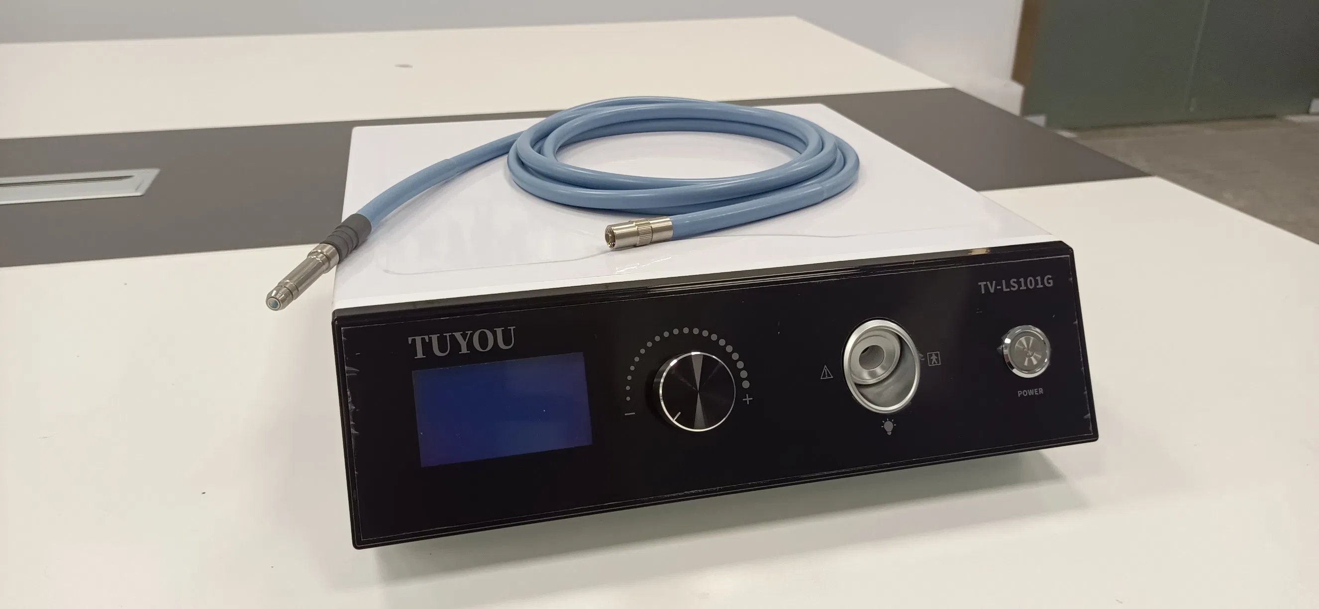 Tuyou Medical Endoscopic Cold Light Source 120W Can Be Used for Laparoscopic Surgery