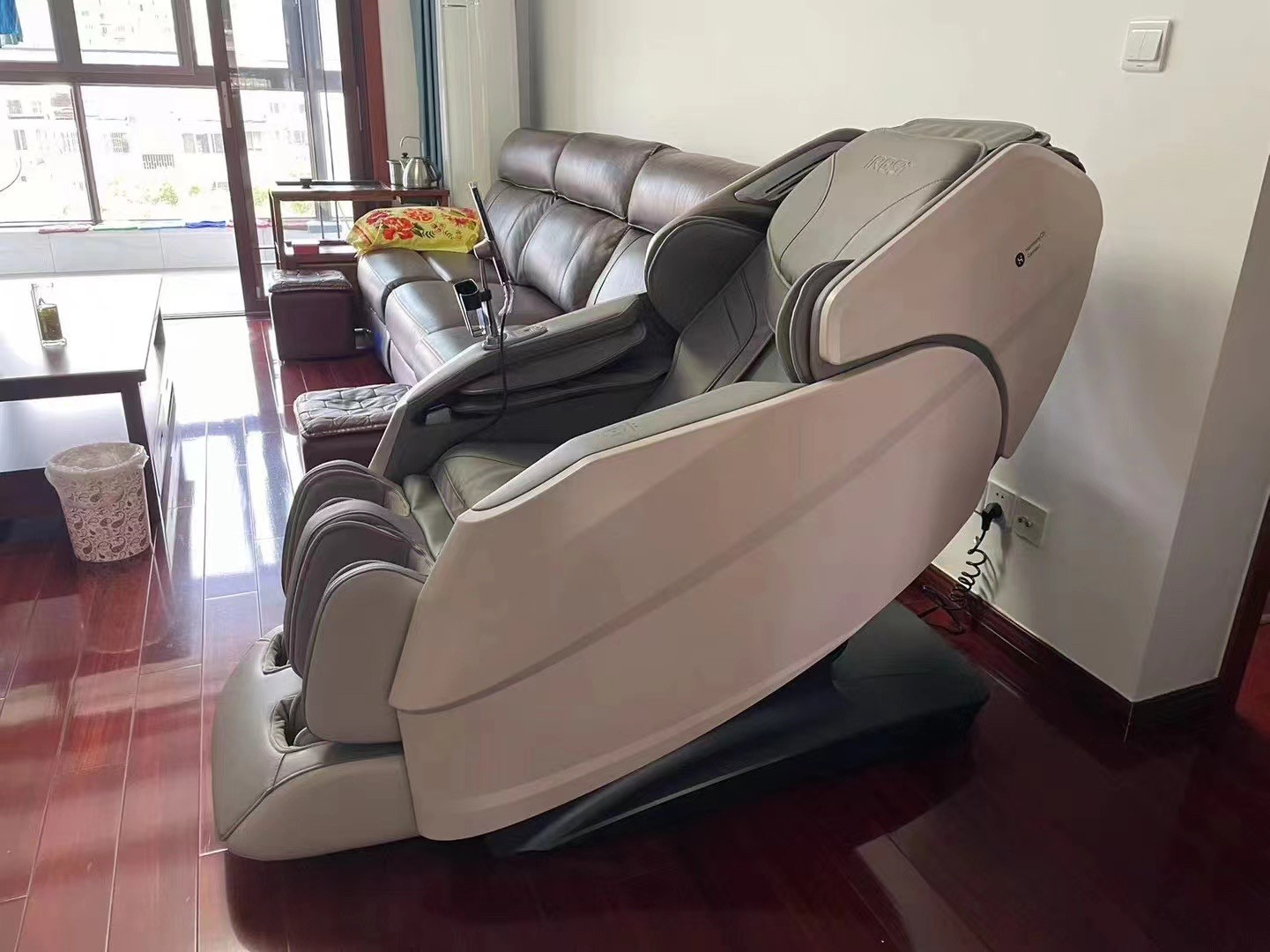 Ailisi Smart App Controlled Bluetooth Enabled Full Body Luxury Multi-function Automatic Electric Massage Chair Household