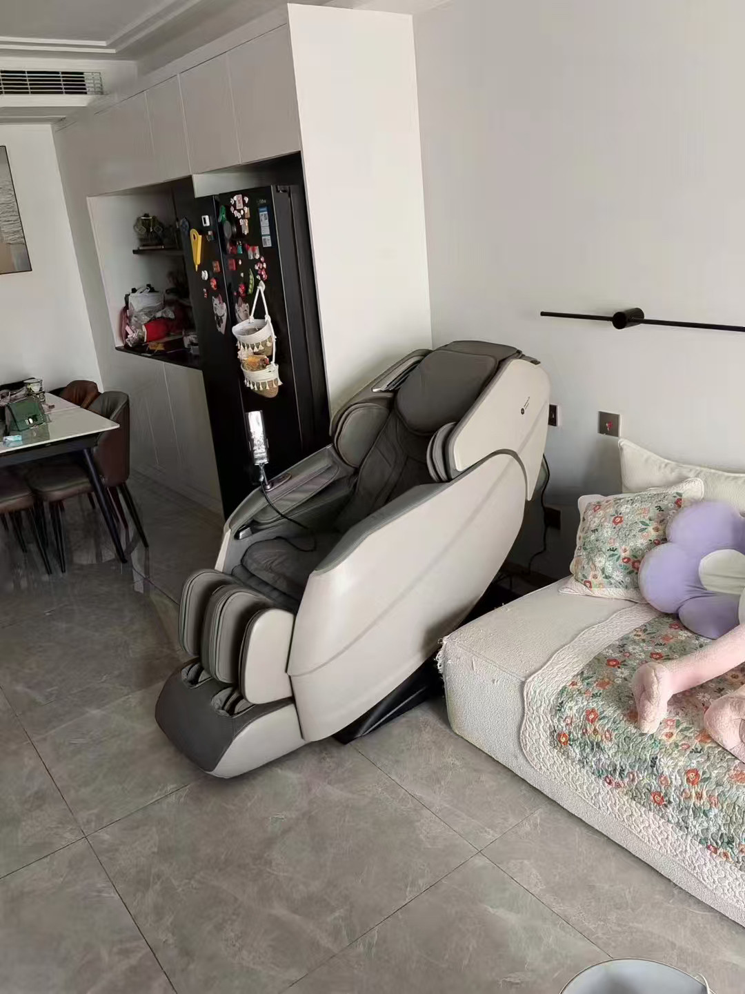 Ailisi Smart App Controlled Bluetooth Enabled Full Body Luxury Multi-function Automatic Electric Massage Chair Household