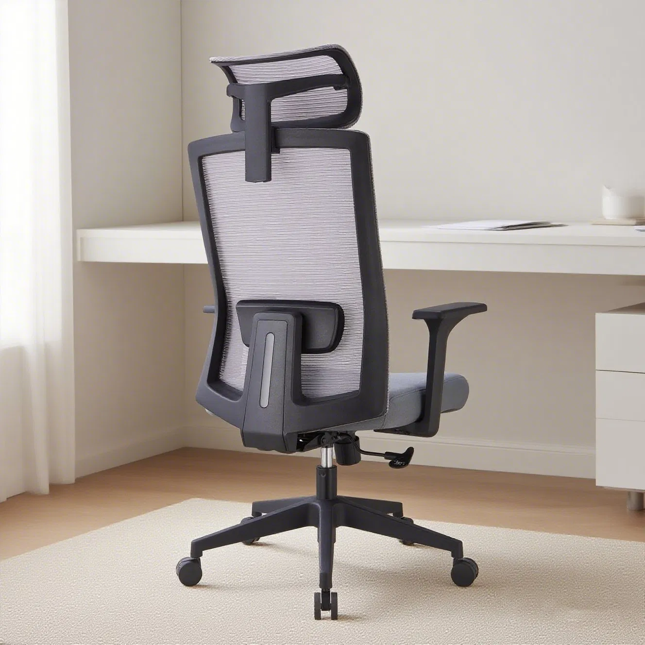 Modern Design Swivel Home Office Desk Chair with Adjustable Height Armrest Luxury Boss Office Mesh Chair with Headrest