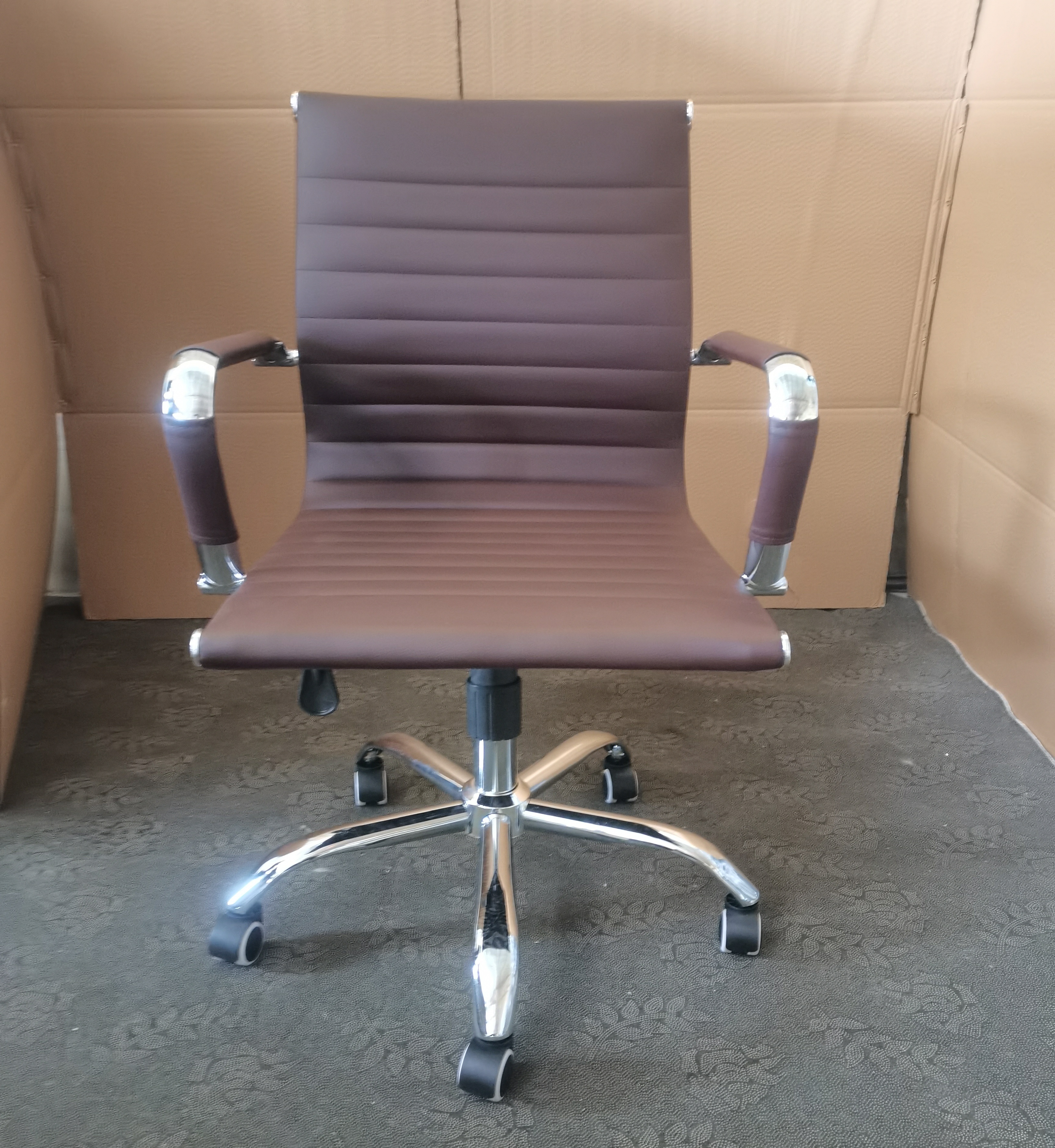 Modern Executive PU Leather Ergonomic Office Chair with Adjustable Height-Home Office &amp; Hotel Use