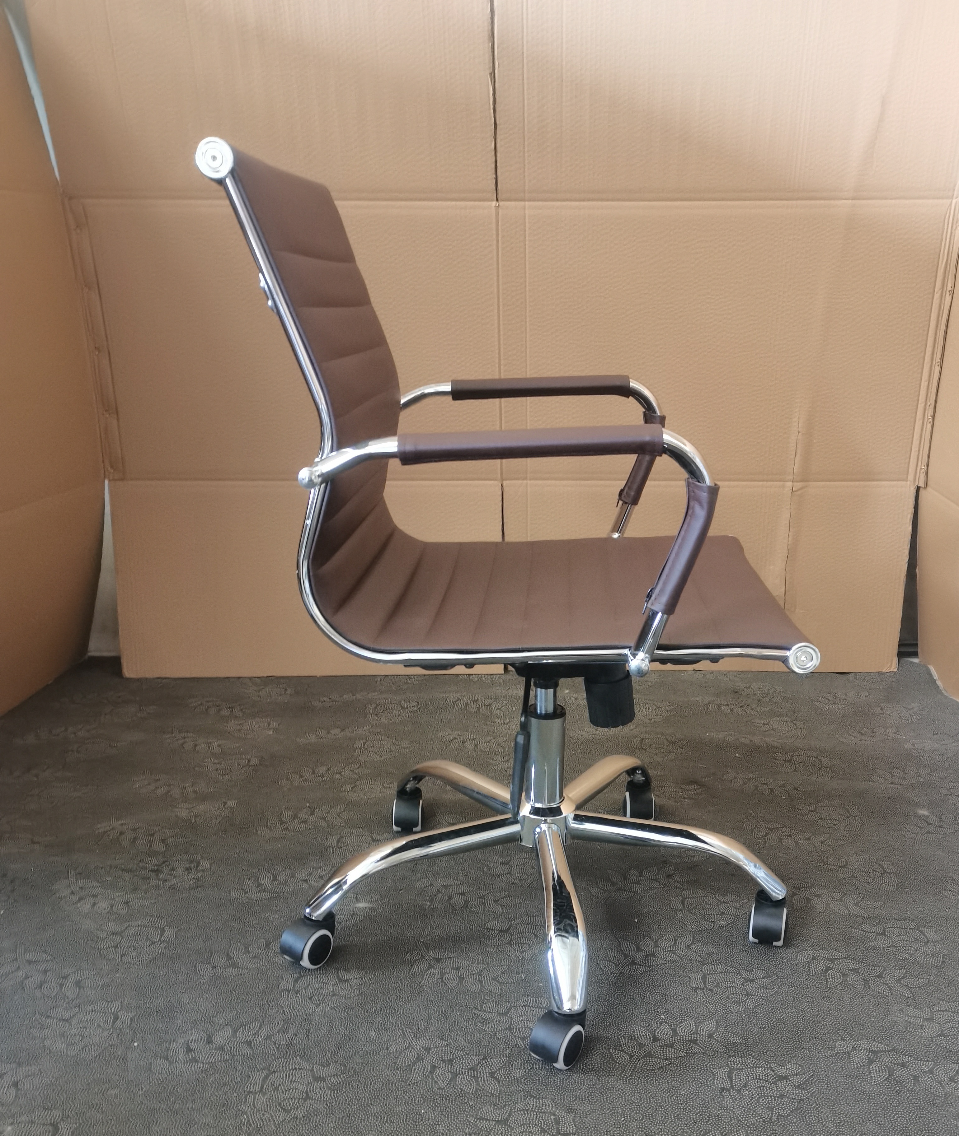 Modern Executive PU Leather Ergonomic Office Chair with Adjustable Height-Home Office &amp; Hotel Use