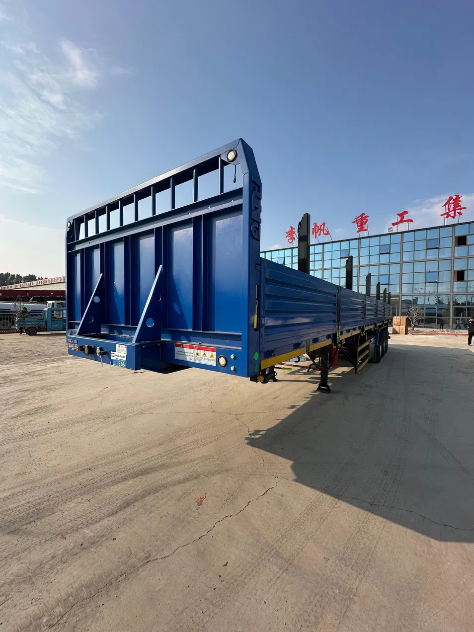 Full-size compatibility flatbed trailer