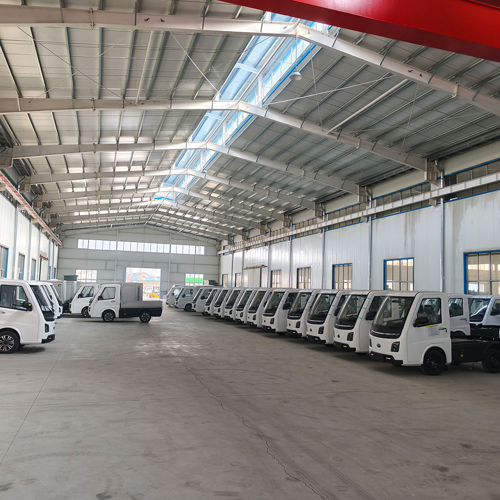 EU Approved Electric Last Mile Delivery Vehicle with Refringerated Cargo Box for Cold Chain