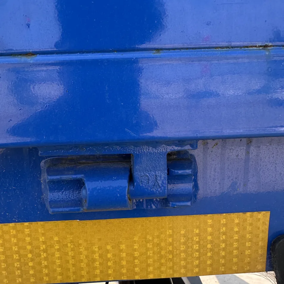 Multi-functional flatbed semi-trailer