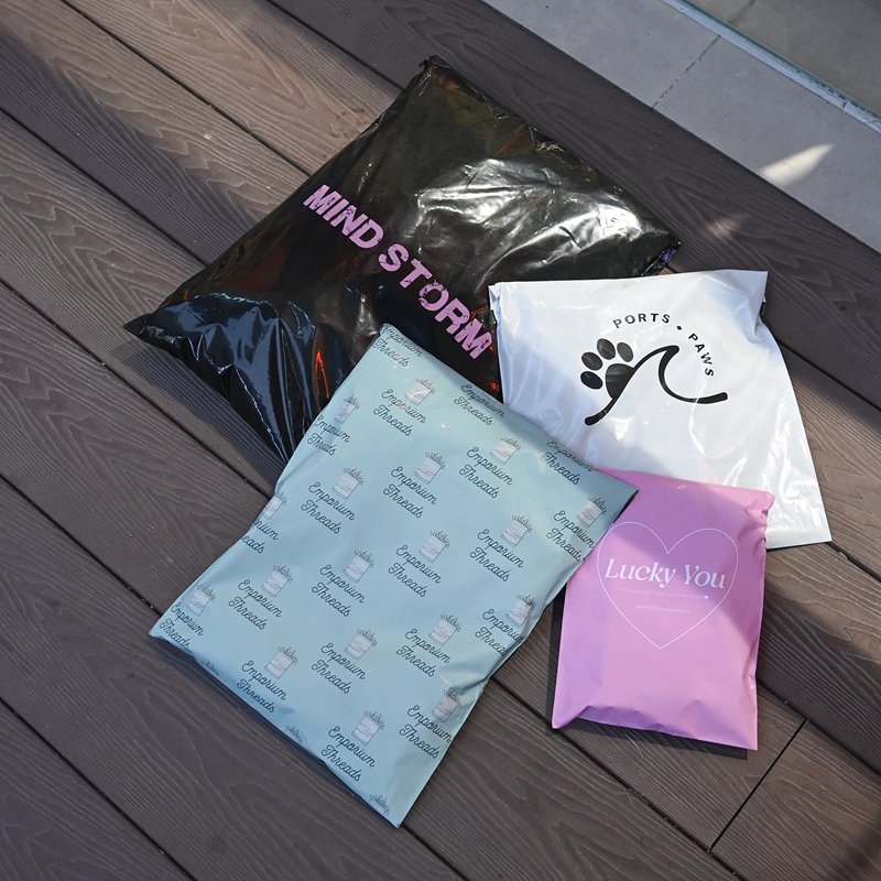 Custom Printed logo Poly Mailer Bags High Quality Resealable Shipping Bags for Delivery Tear Proof Courier Shipping Mailing Bag