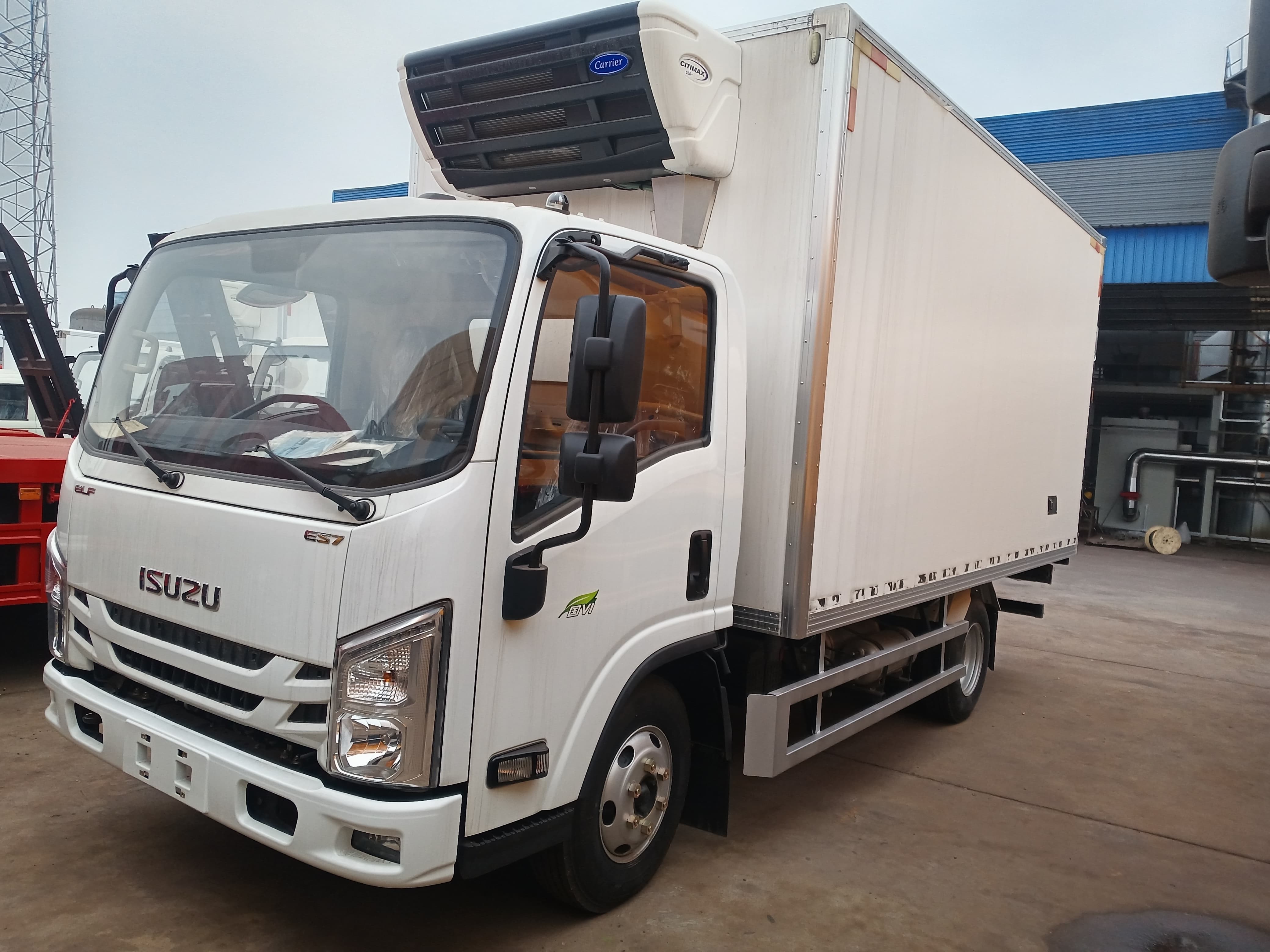 Isuzu Temperature Controlled Refrigerated Van for Medical and Vaccine Logistics