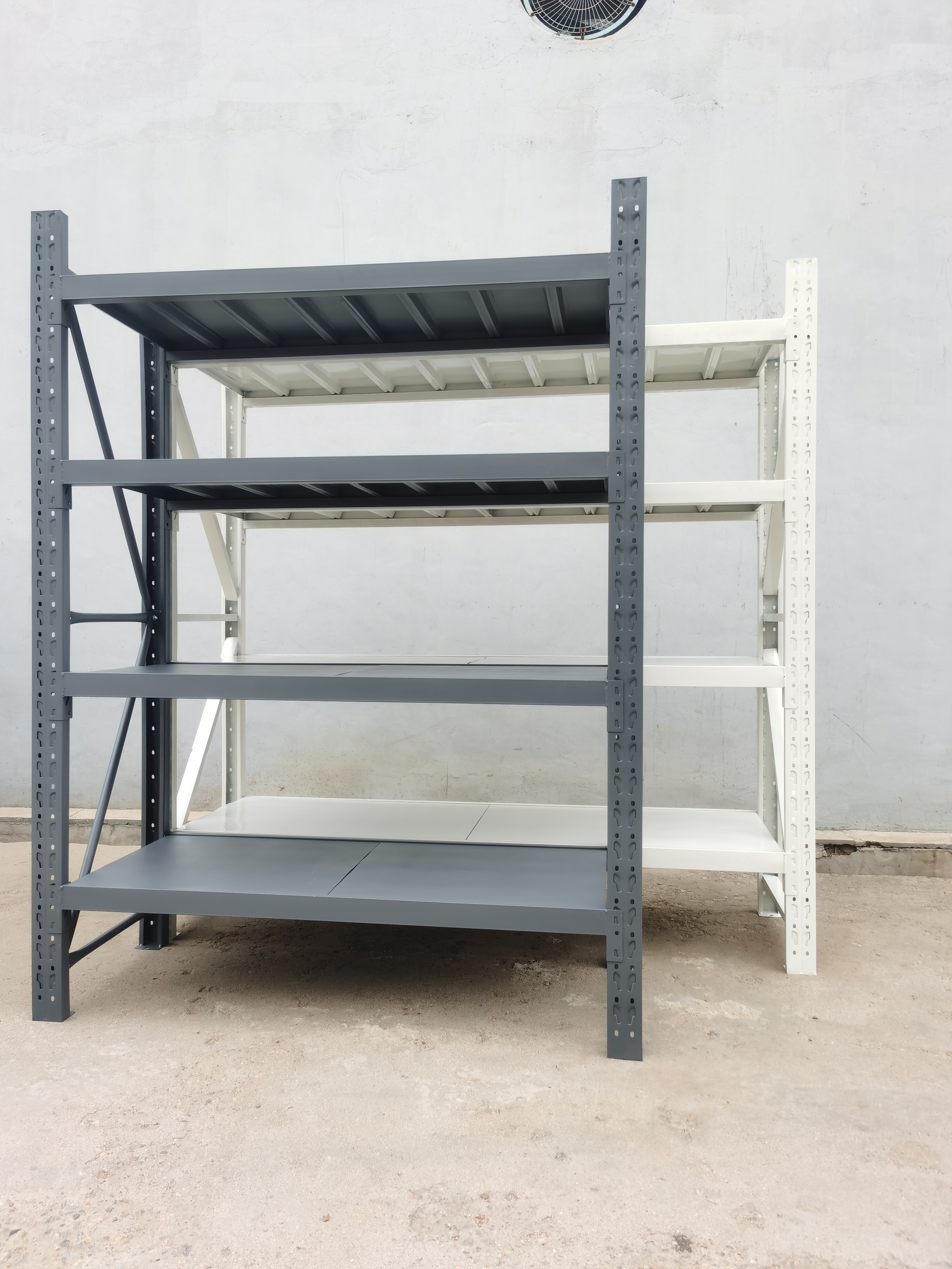 The Decent Quality Heavy Duty Shelf Warehouse Rack for Sale Wall Brackets for Garage