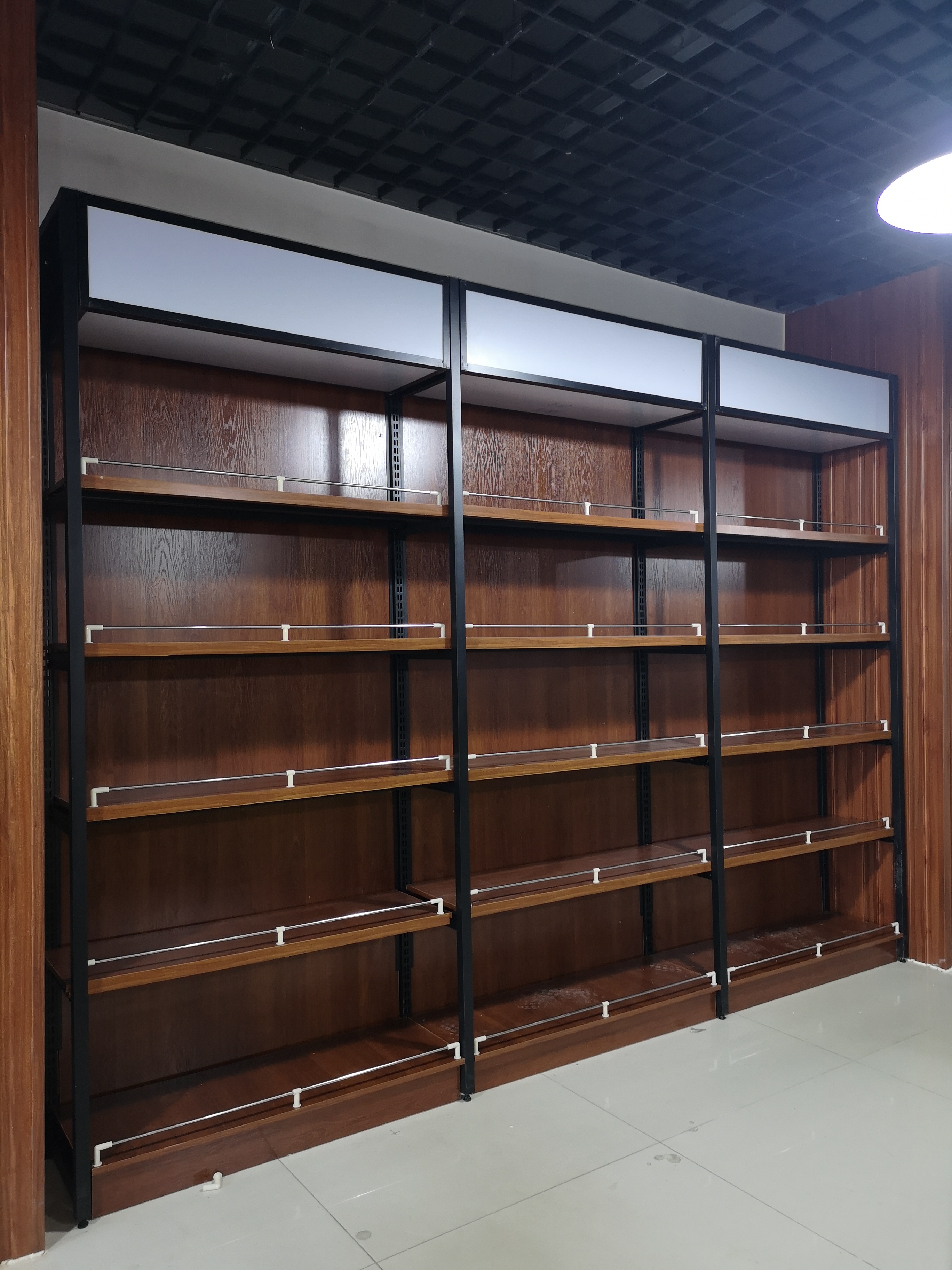 Real Factory 5 Layers Single-Sided Light Duty Steel Supermarket Rack Powder Coated Shop Mall Design Gondola Shelf