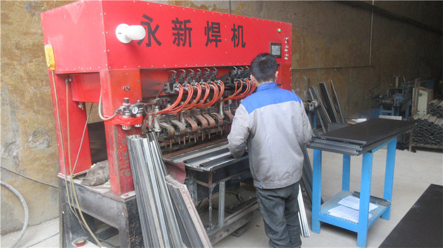 Gantry Row Welder
