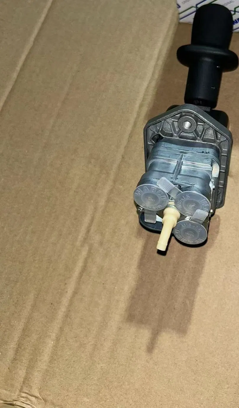 Heavy-Duty Vehicle Reliable Parking System with Extra Valve