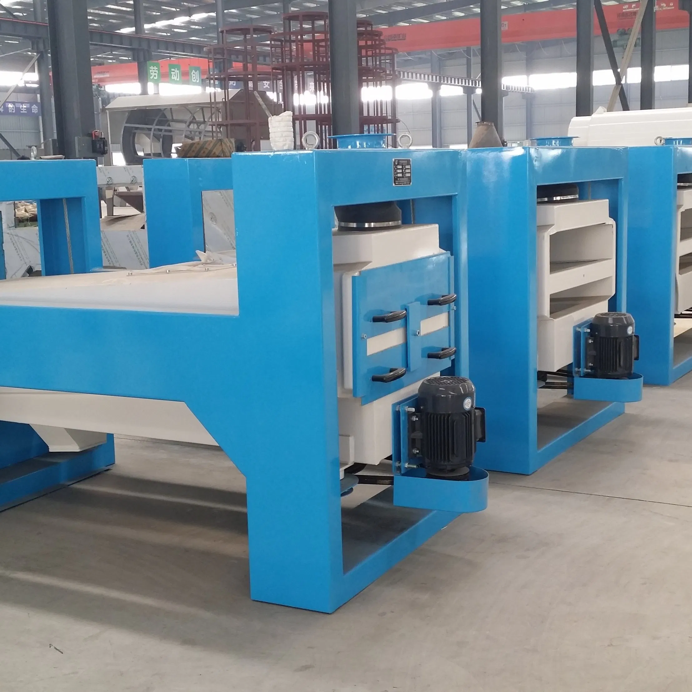 Plane Rotary Screen with Counterweight Balance System Ensuring Smooth Operation and Minimal Vibration When Sifting Heavy Loads of Corn and Wheat