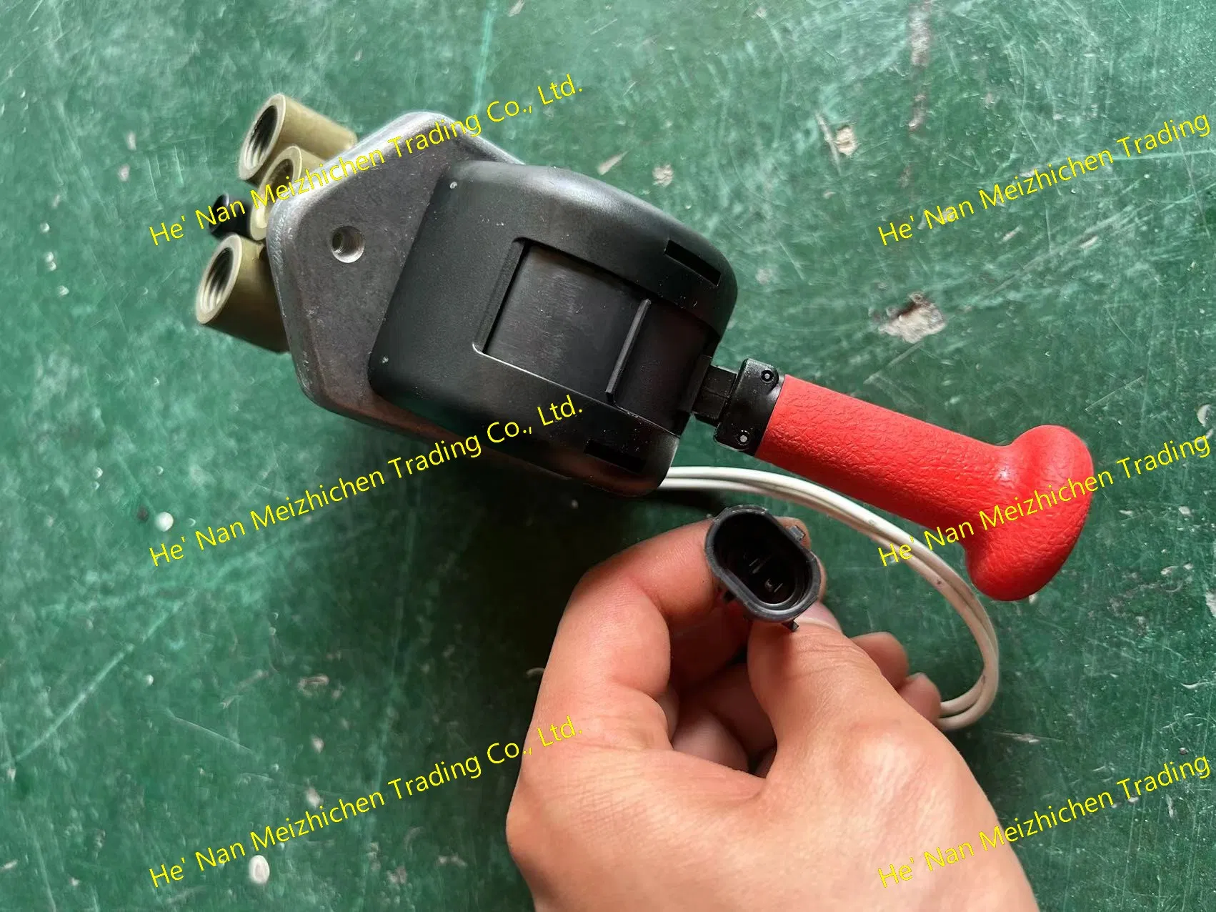 Durable Hand Brake Valve 9617230070 for Heavy Vehicles