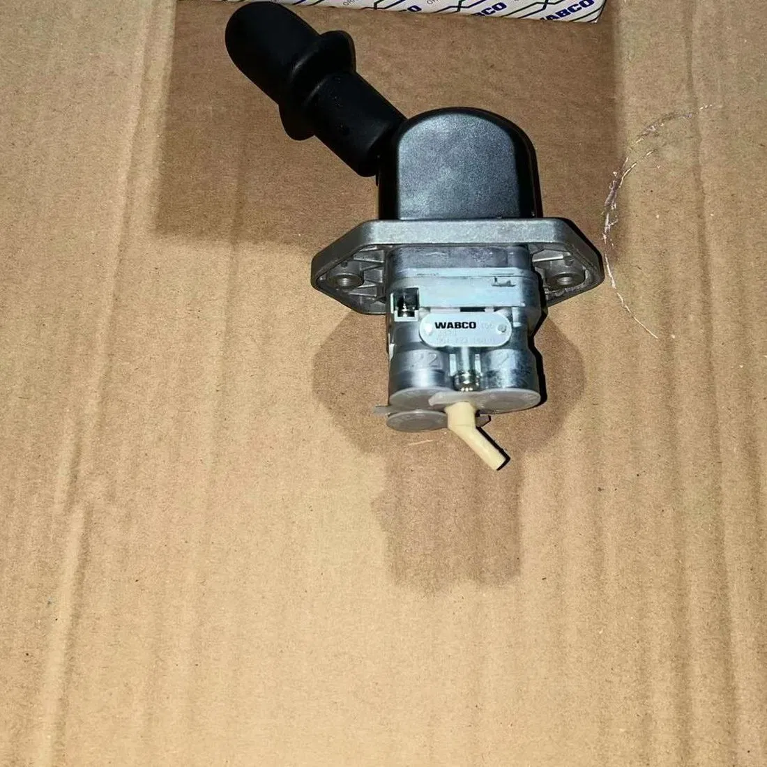 Heavy-Duty Vehicle Reliable Parking System with Extra Valve