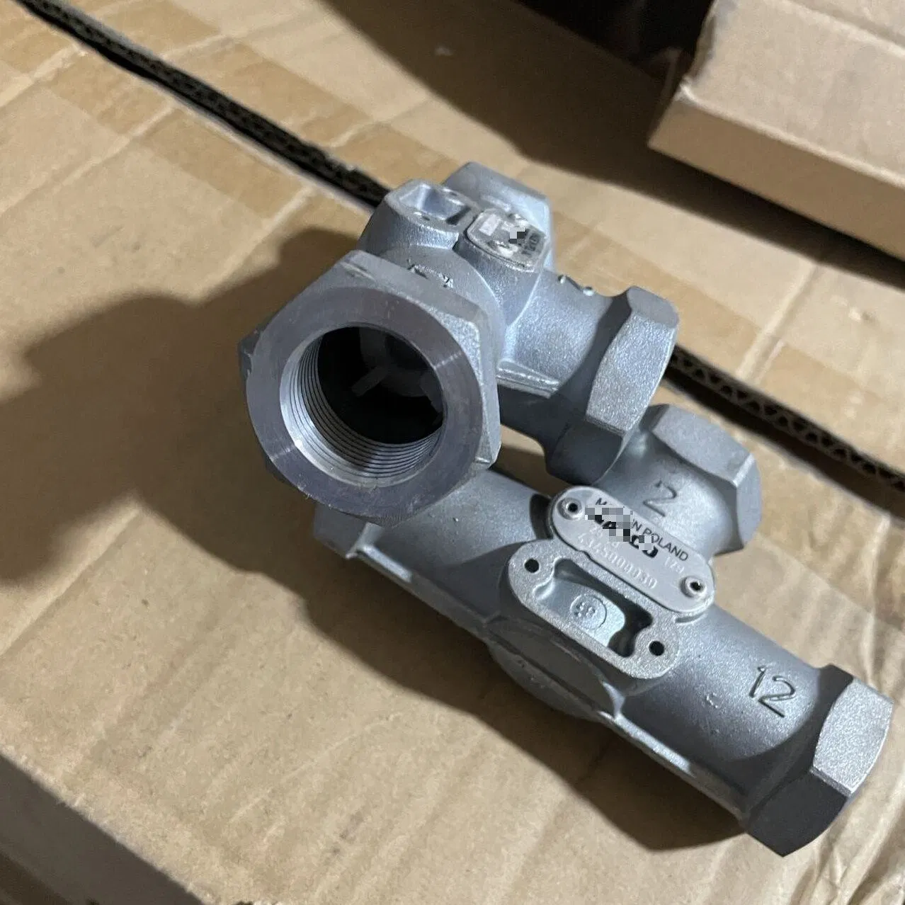 Premium Heavy-Duty Double Cut-off Valve for Commercial Vehicles