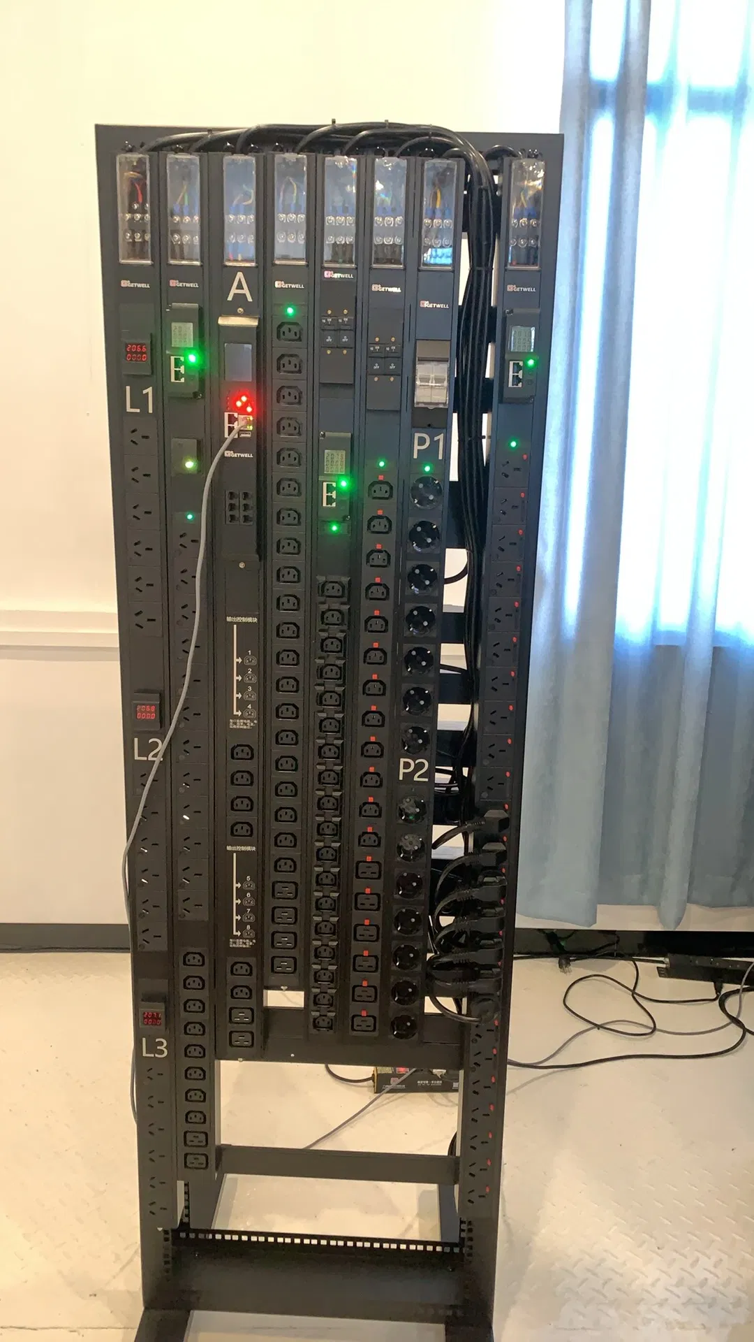 1u Rack Mount Power Distribution Unit with Six Outlets