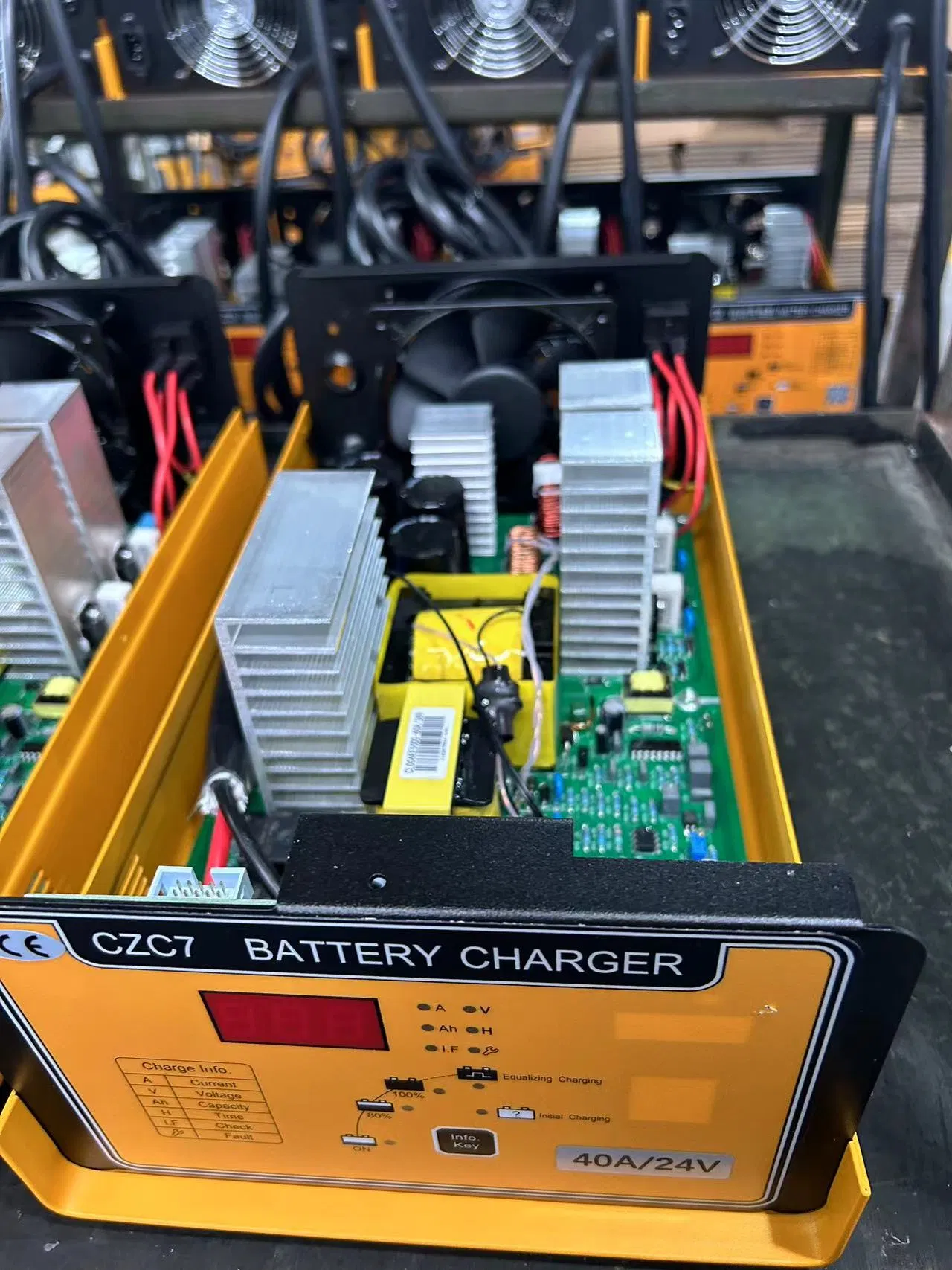 Shineng Czc7 12V 24V 36V 48V 72V 10A 20A 30A 40A 50A 120ah 200ah 150ah 110V 220V AC Lead Acid AGM Gel Battery Charger for Electric Stacker Forklift Tow Tractor