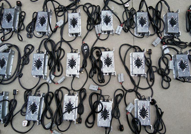 Bz Series Intelligent Battery Charger for Maintence-Free Battery