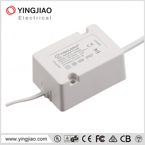 Ycl12 12W Plastic Square Housing Cc Mode LED Driver Universal Laptop Charger