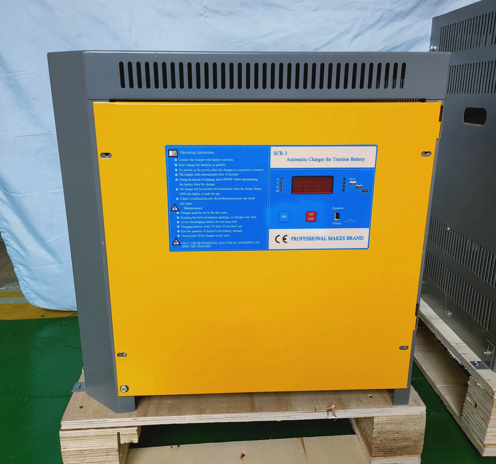 High-Performance Traction Battery Charger for Forklifts SCR Series
