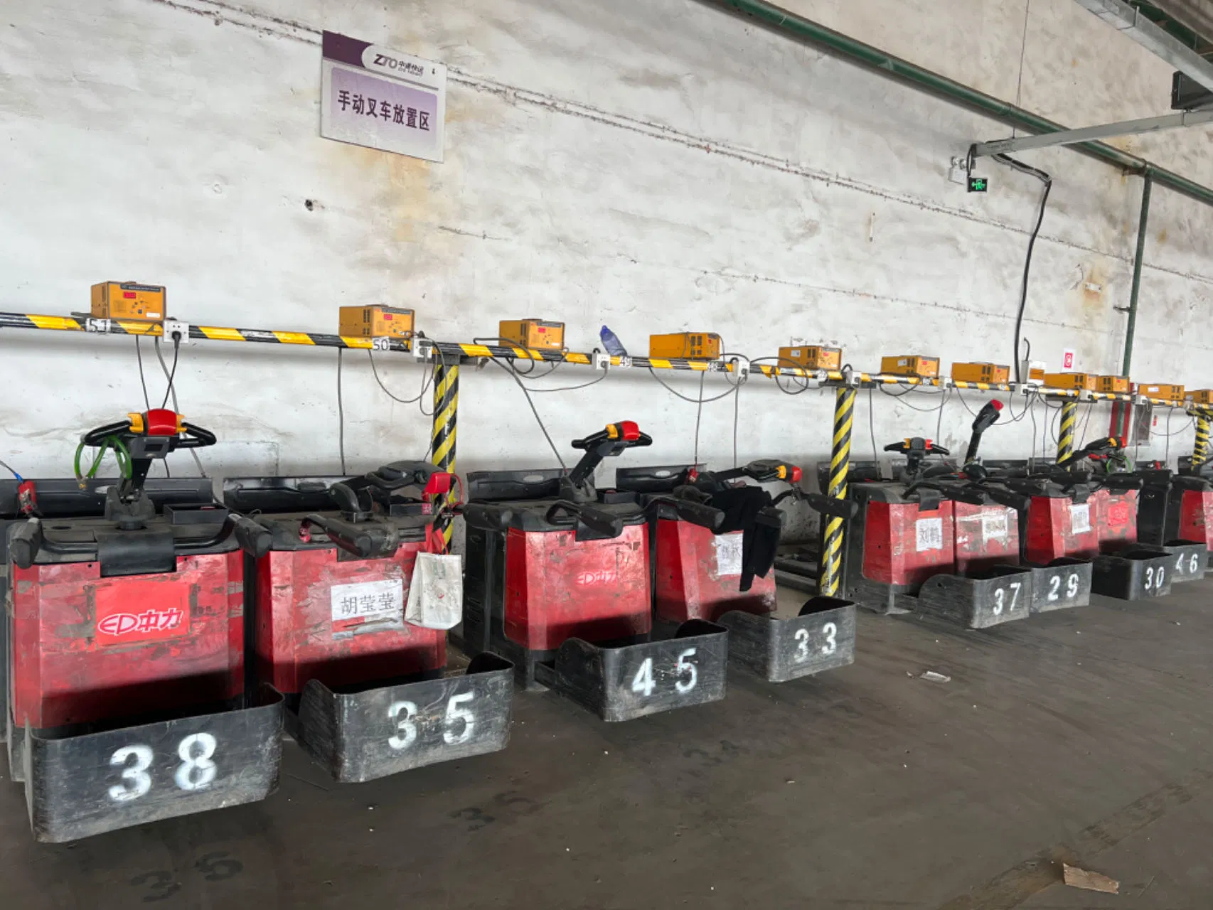 Shineng Czc7 12V 24V 36V 48V 72V 10A 20A 30A 40A 50A 120ah 200ah 150ah 110V 220V AC Lead Acid AGM Gel Battery Charger for Electric Stacker Forklift Tow Tractor