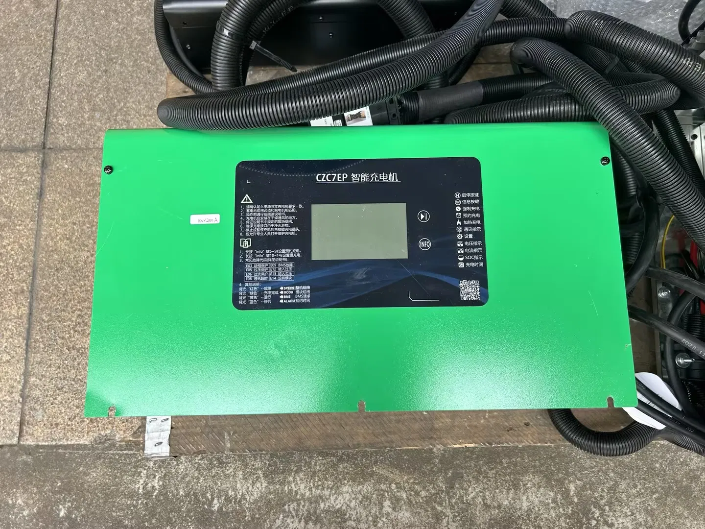 Rechargeable Industrial 100V 200A Three Phase Forklift Truck Lithium Battery Charger Czc7ep-D100V/200A with Display