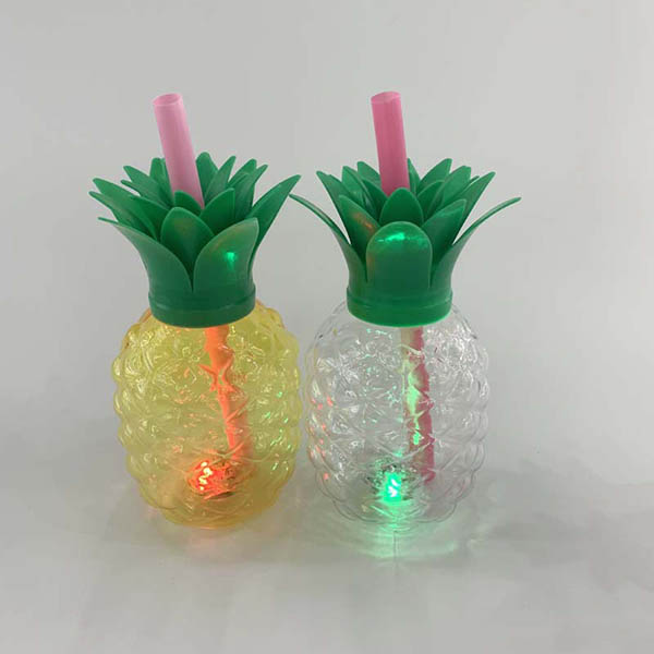 Cheap Charmlite New Plastic Pineapple Shape Drinking Cup with LED Funtion 16oz Suppliers, Exporter