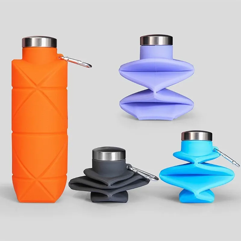 China Leak-Proof 700ml Silicone Water Bottle Collapsible & Reusable for Outdoor Adventures Suppliers, Factories