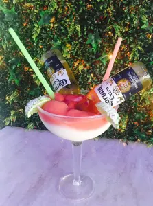 Margarita Glass Usage Scenario 1