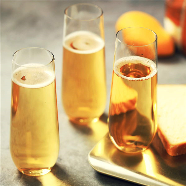 Stemless Champagne Glass Application 1