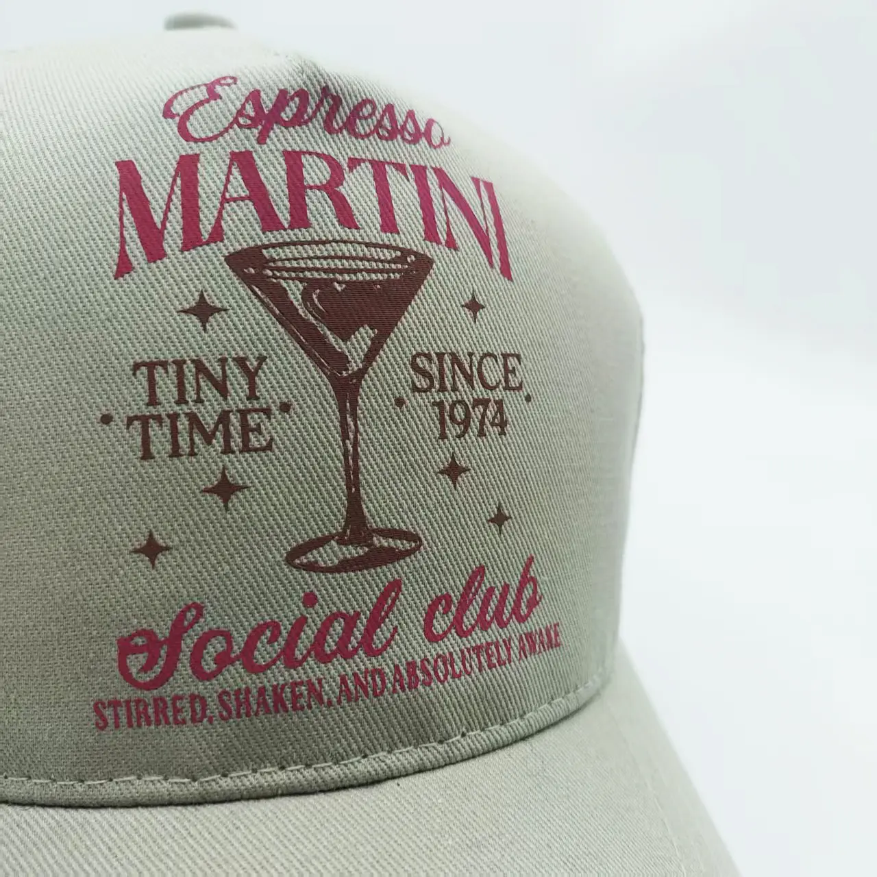 High-Quality China Factory Suppliers Mesh Baseball Cap with Vintage Espresso Martini Print for Summer Style Supplier, Factory