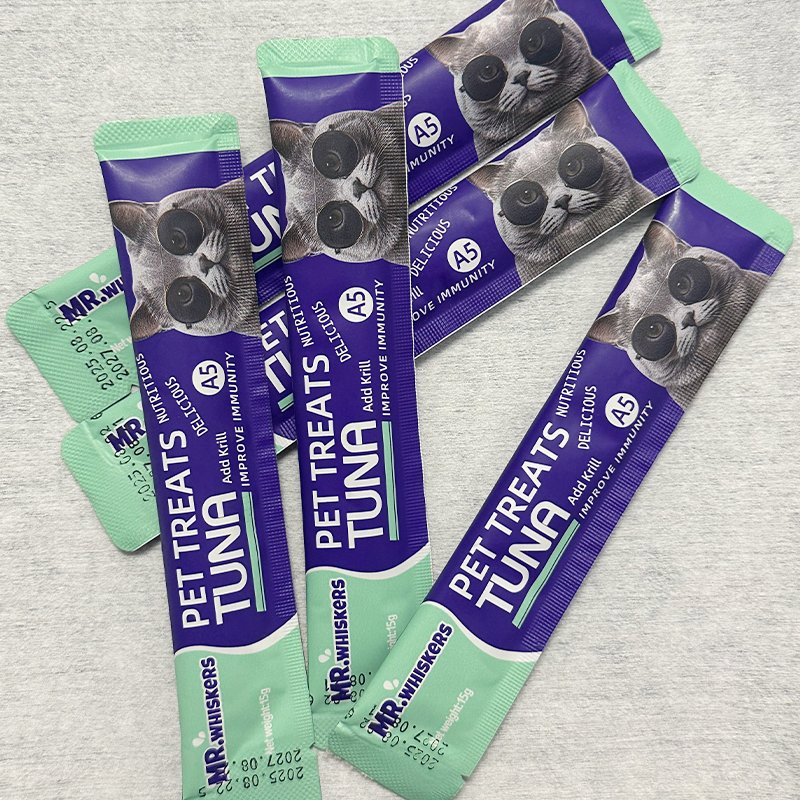 Wet Pet Treats with Organic Tuna Flavored Chicken and Beef