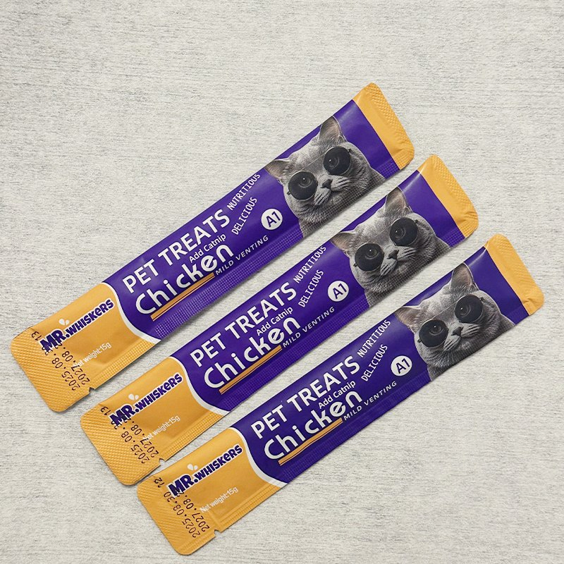 Organic Beef and Chicken Wet Pet Treats for Cats