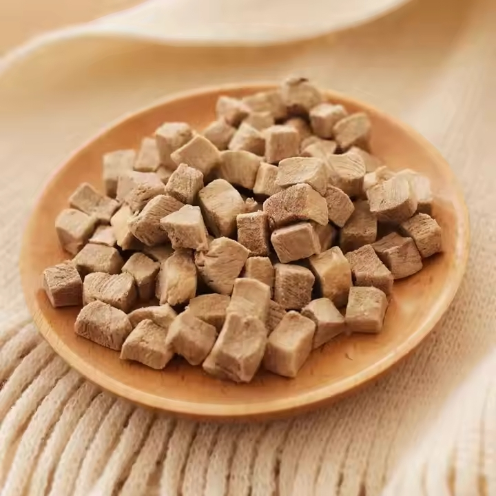 Premium Dehydrated Beef Cubes for Cats - Nutritious Treats