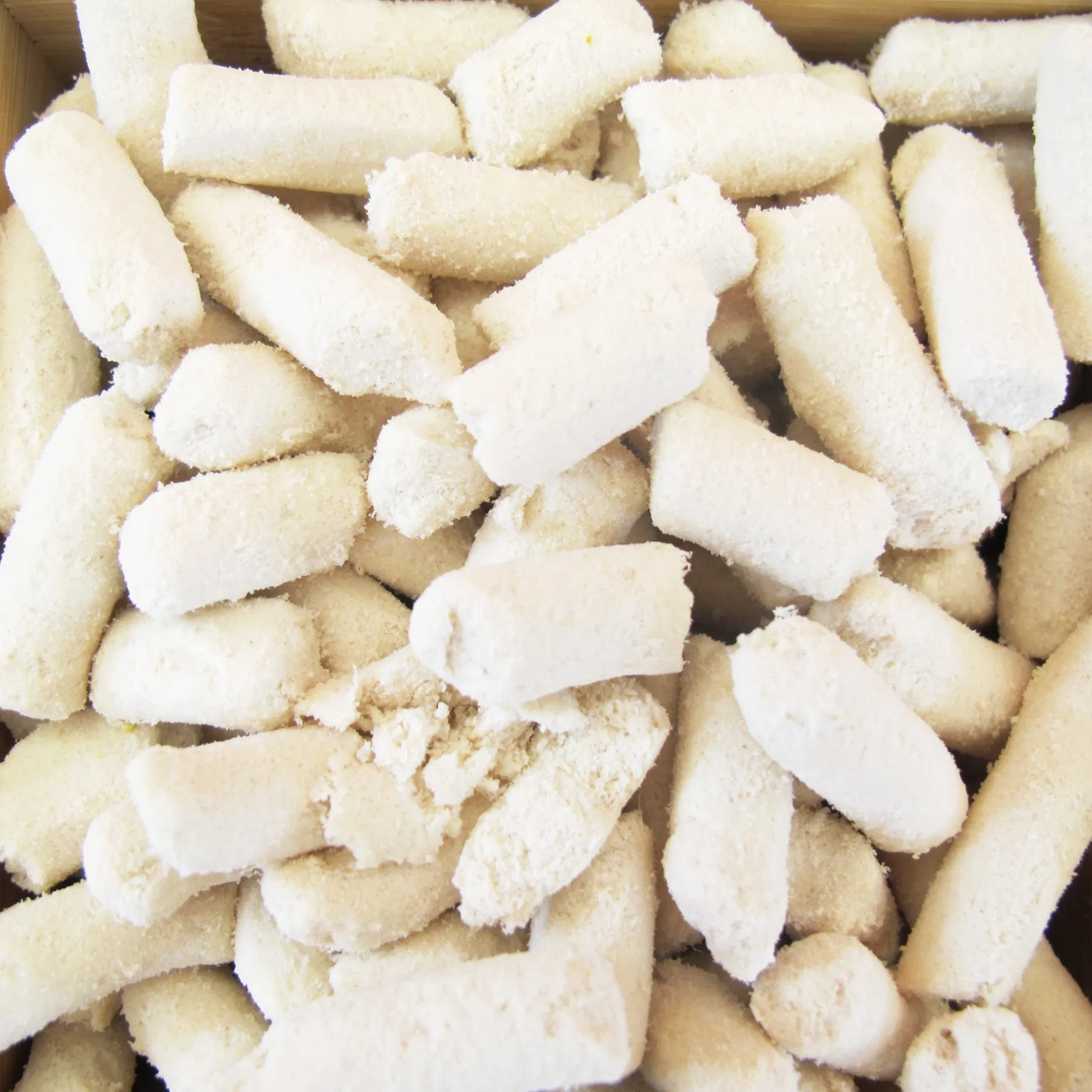 Custom Different Shapes Flavors Freeze-Dried Chicken Liver Granules Pet Food Dog Product Treat Cat Snack