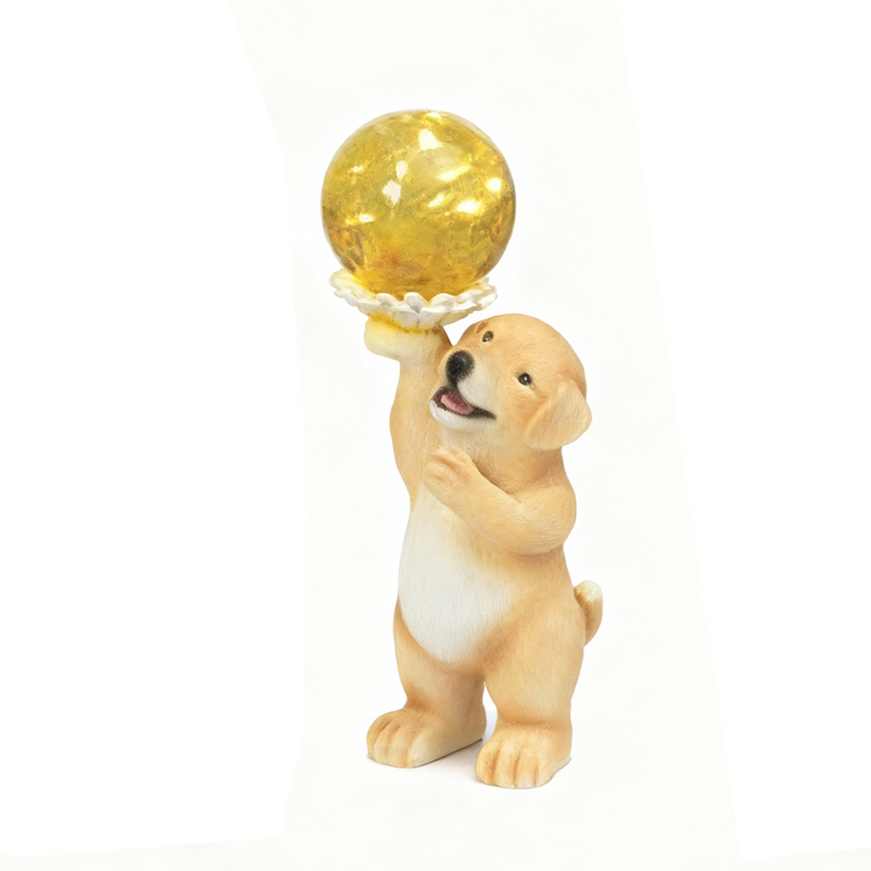 BSCI Factory Outdoor Polyresin Dog Punny with Solar Ball for Home Decoration and Garden Ornament