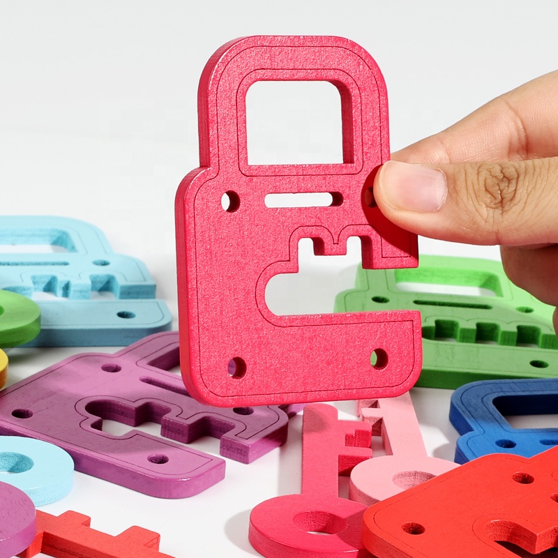 Montessori Wooden Locks and Keys Puzzle, Matching &amp; Learning Toy for Toddlers, Shape &amp; Color Recognition Fine Motor Skills Game