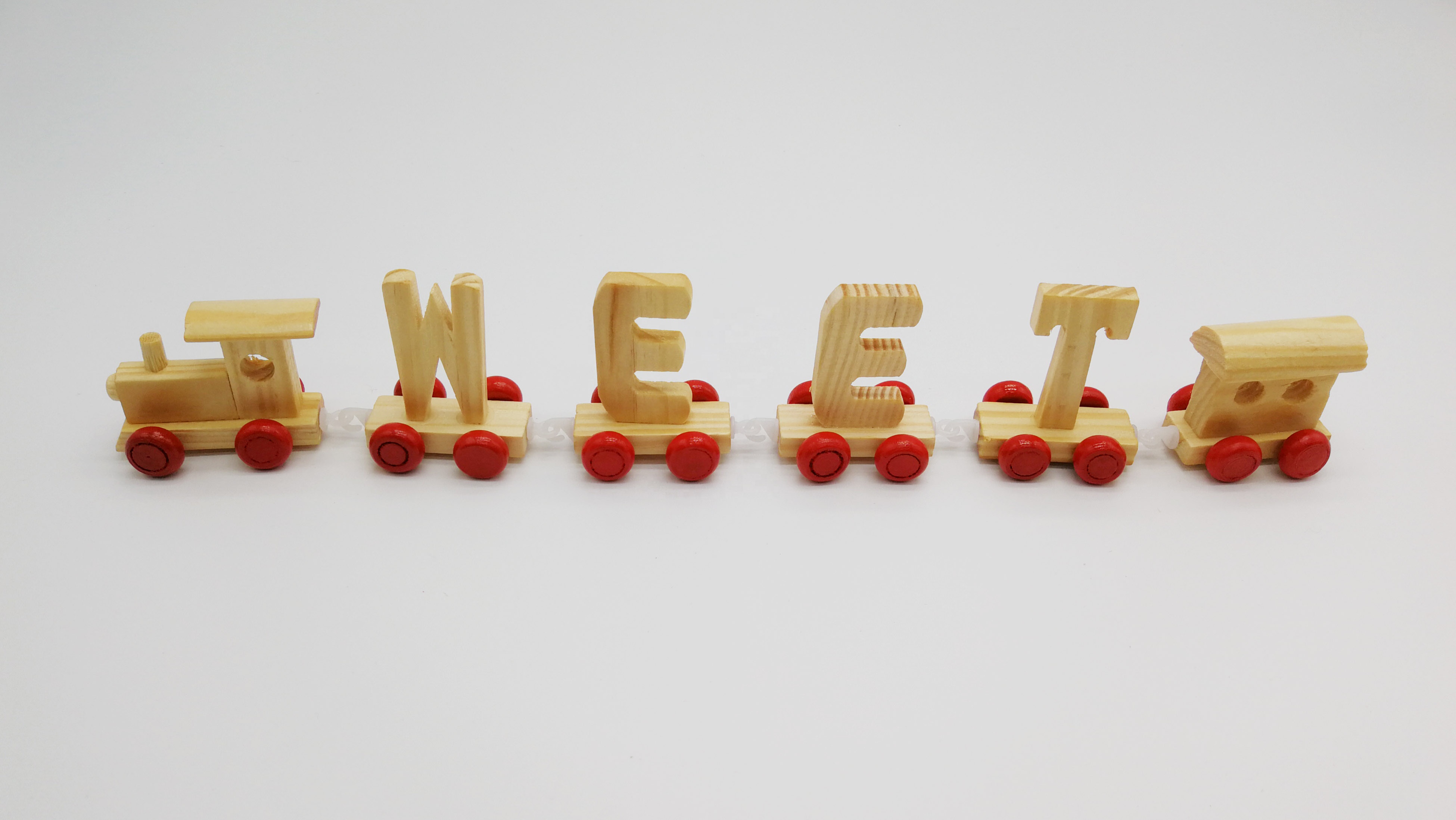 Hot Selling 26 Alphabets Wooden Train Letters Toy For Children Early Education