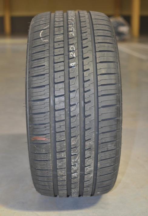 215/45r17 UHP Commercial Car Tires, Mozzo Sport, Hot Sales in Palestine Market, Top Quality and Competitive Price, Brand Duraturn and Neolin