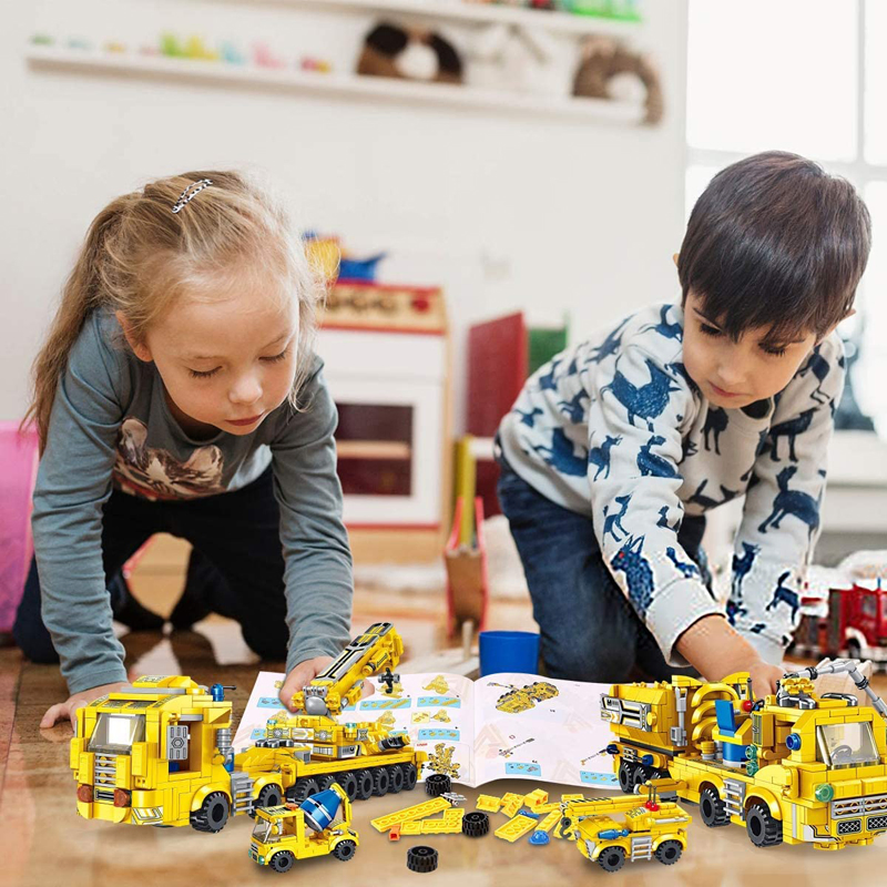 723 PCS Robot Building Kit 8-in-1 Kids Model Engineering Construction Vehicle Sets Stem Learning Building Bricks