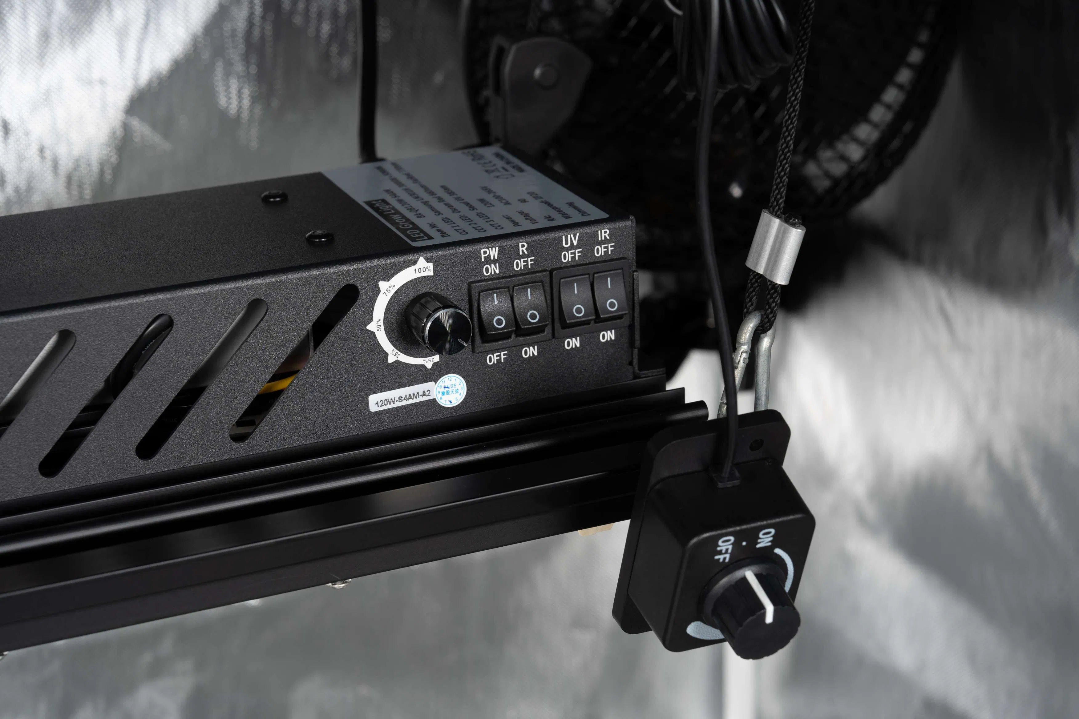 200W Growing Plant Growing Indoor Grow Tent Kit Wireless Small Vertical Farming Grow Tent Kit with Evo (RoHS) Meanwell Power