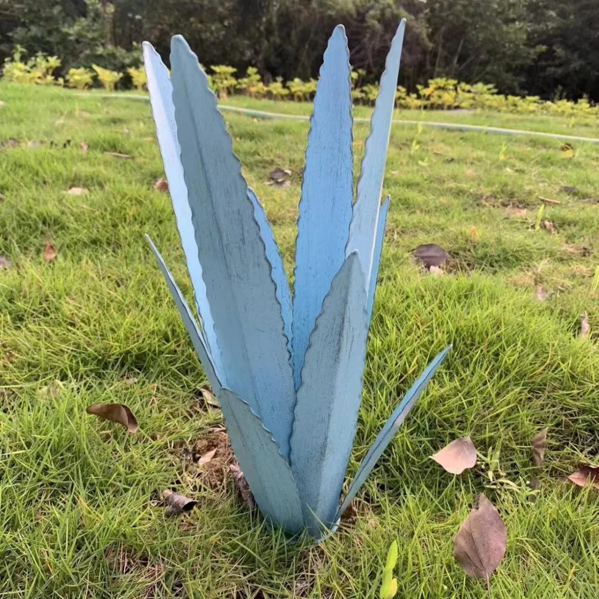 Large Tequila Rustic Sculpture Wind Resistant Metal Agave Plants Garden Art for Outdoor Home Decor Garden Lawn Ornament Gift