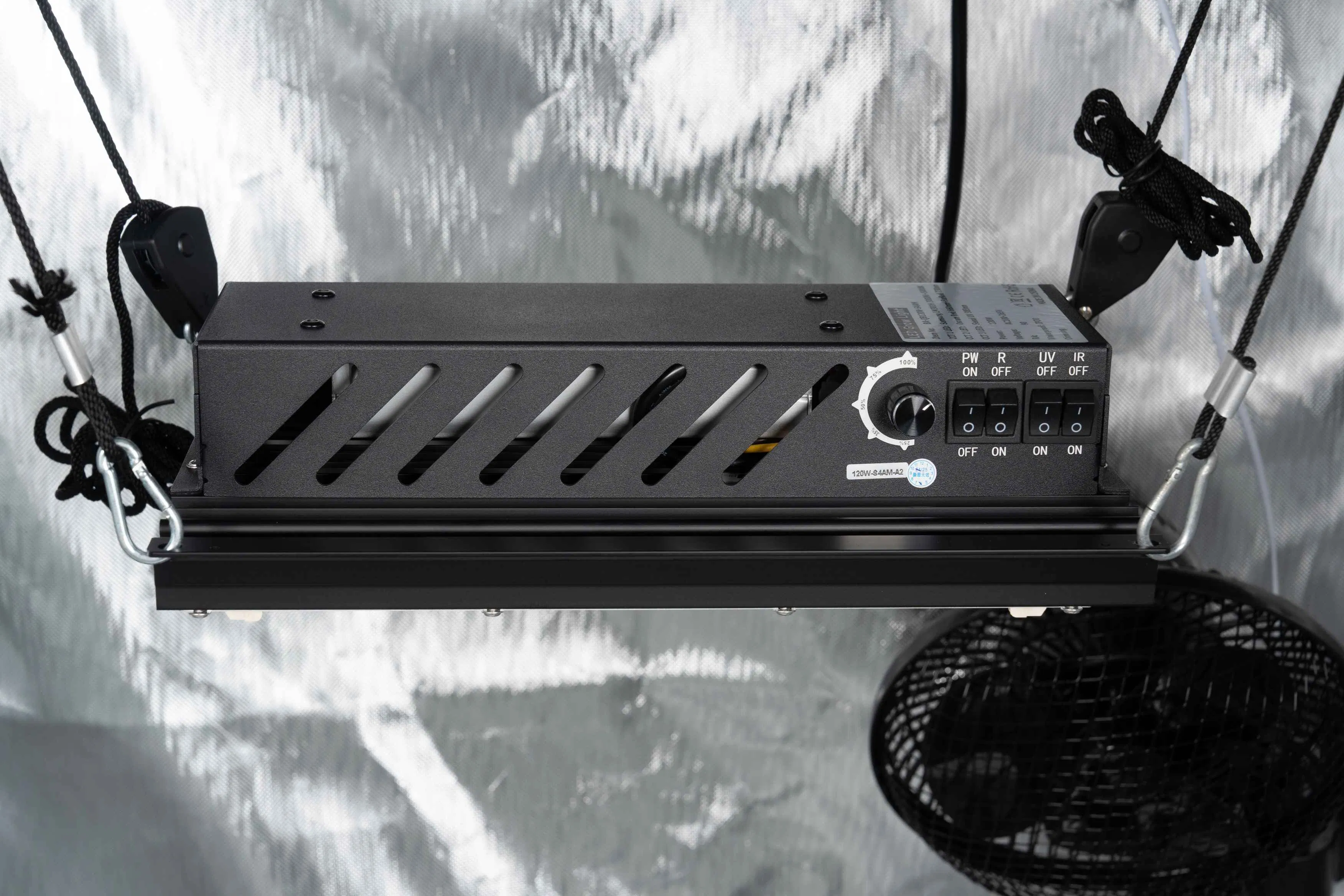 Plant Growing LED 2X2 Grow Tent Kit UVB and IR Red Good LED Flowering Grow Tent Kit with 301h Evo (CE) for Indoor Plant