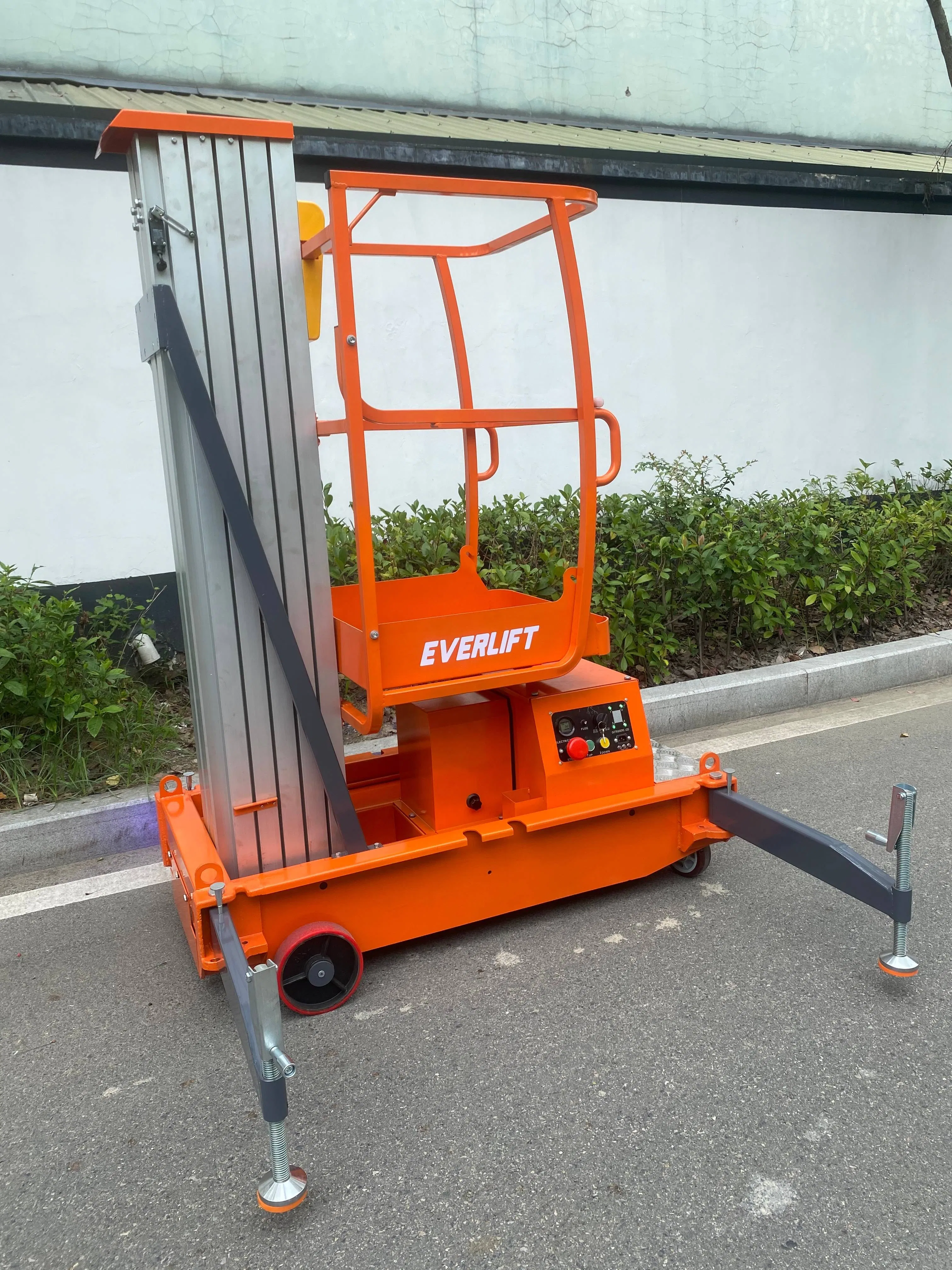 10m Working Height Self-Propelled Aerial Work Platform for Indoor Industrial Maintenance