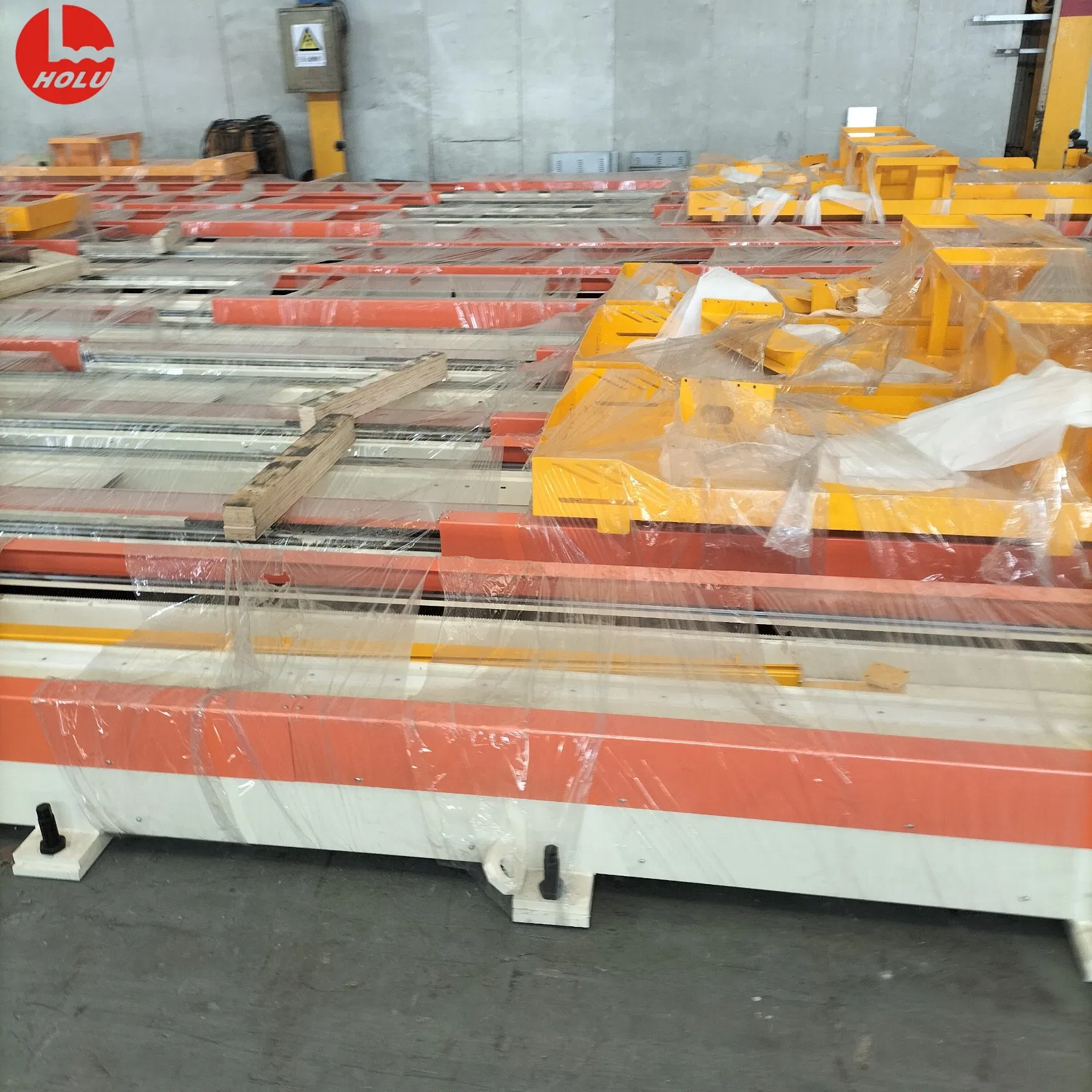 Smart Collaborative Welding Robot with Programmable Path for Customized Metal Fabrication Tasks